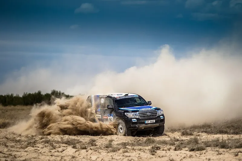 Illustration — Silk Way Rally